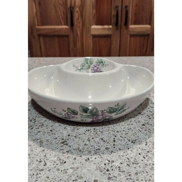 Pfaltzgraff Grapevine One Piece Chip & Dip Serving Dish 10" Discontinued - Picture 3 of 8